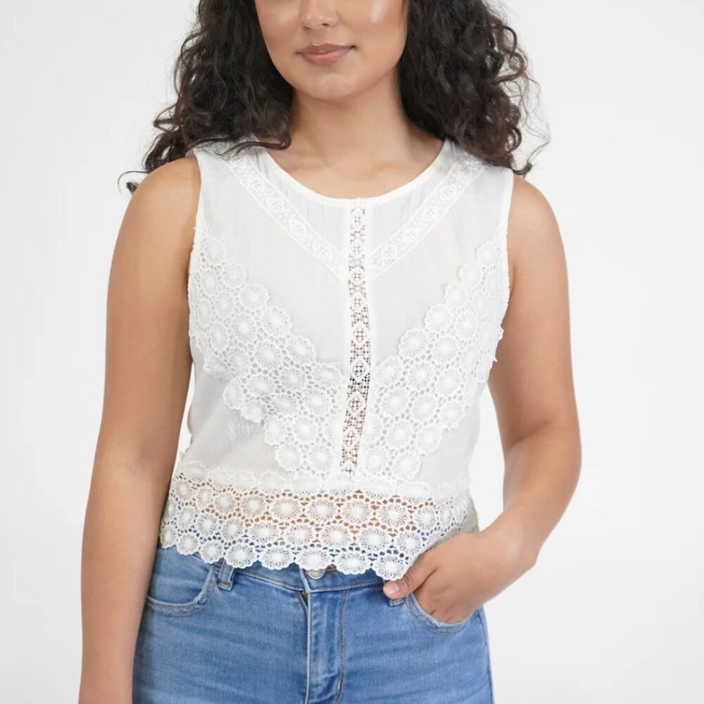 Self Esteem White Lace Trim Blouse, size Medium
